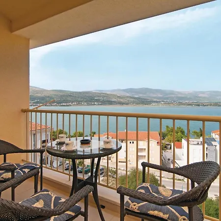 Two-Bedroom Apartment Misevac With Sea View 07