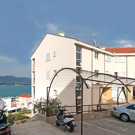 Apartment Two-Bedroom Apartment Misevac With Sea View 07 *