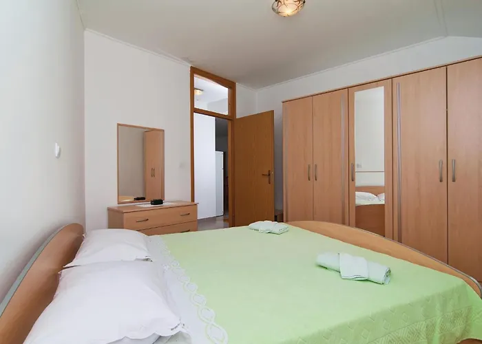 Apartmán Two-bedroom Misevac With Sea View 07 *