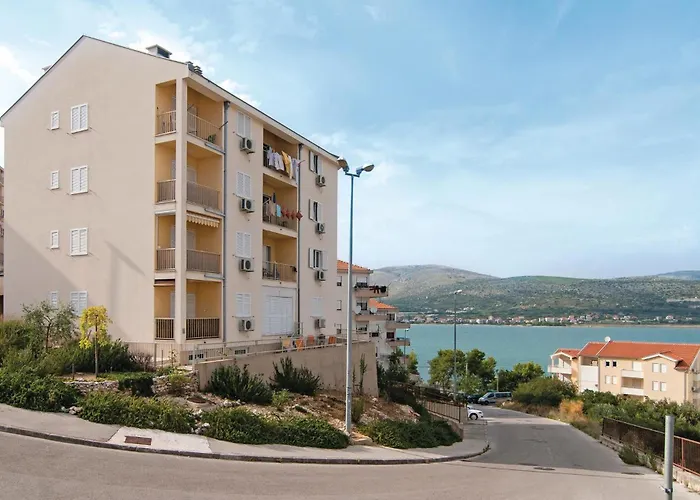 Two-bedroom Misevac With Sea View 07 Trogir